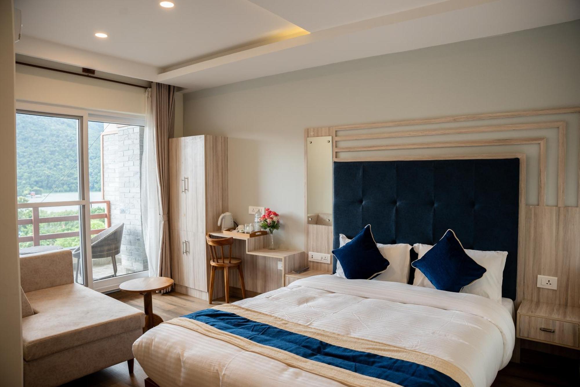 Hotel Adam Pokhara Kültér fotó