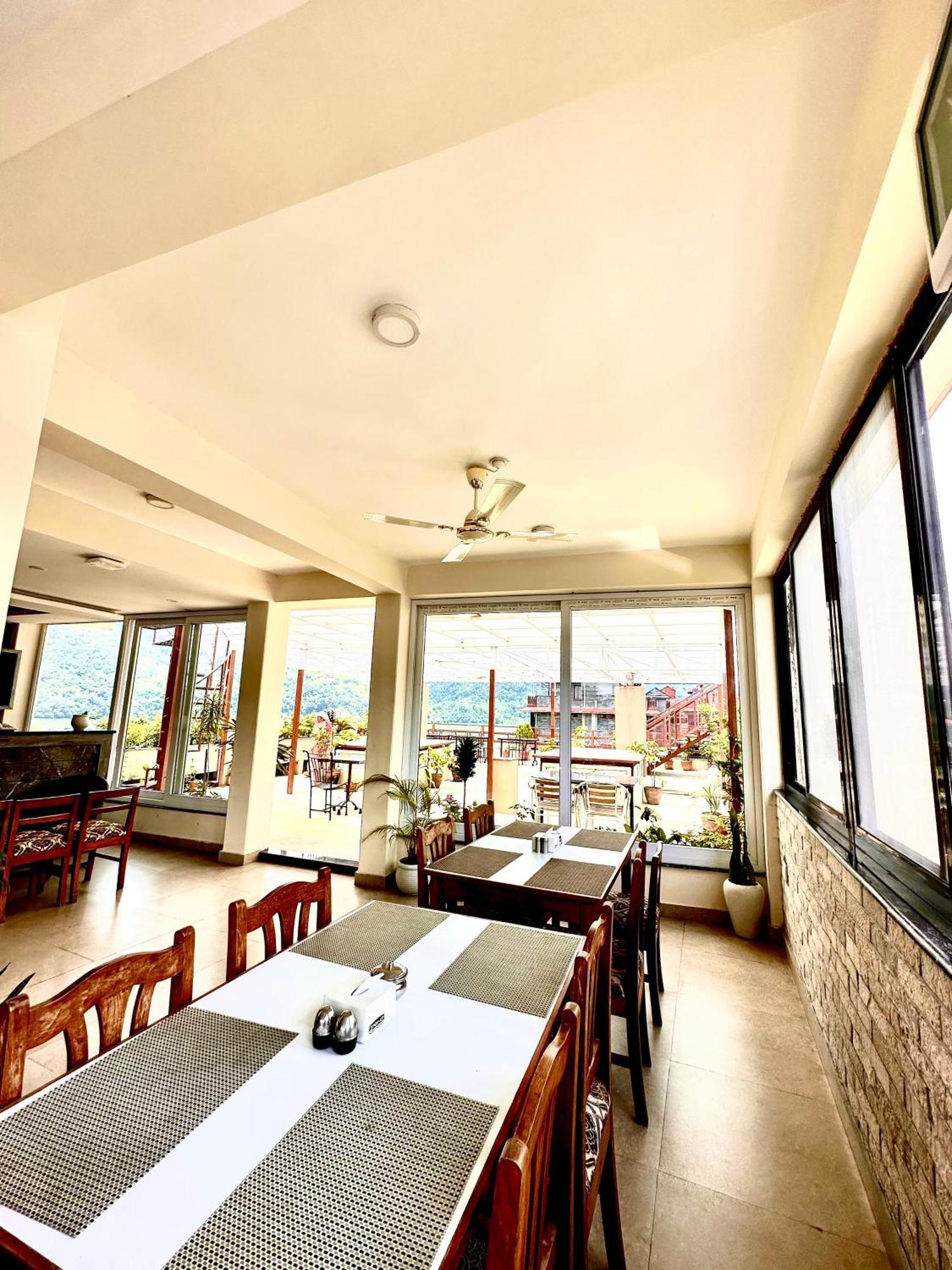 Hotel Adam Pokhara Kültér fotó