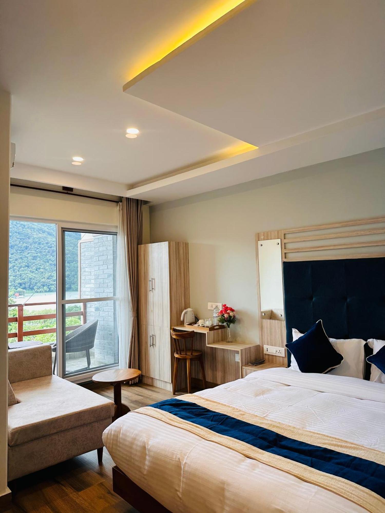 Hotel Adam Pokhara Kültér fotó