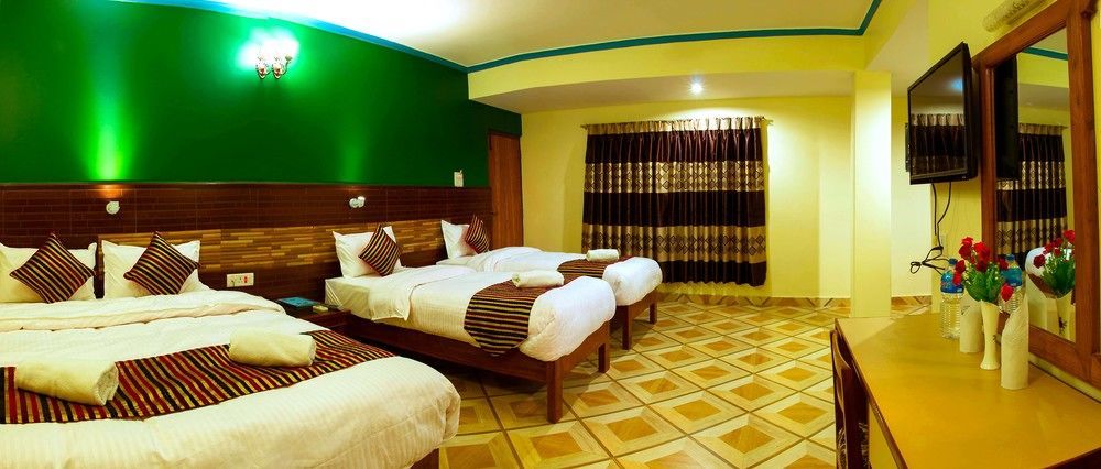 Hotel Adam Pokhara Kültér fotó