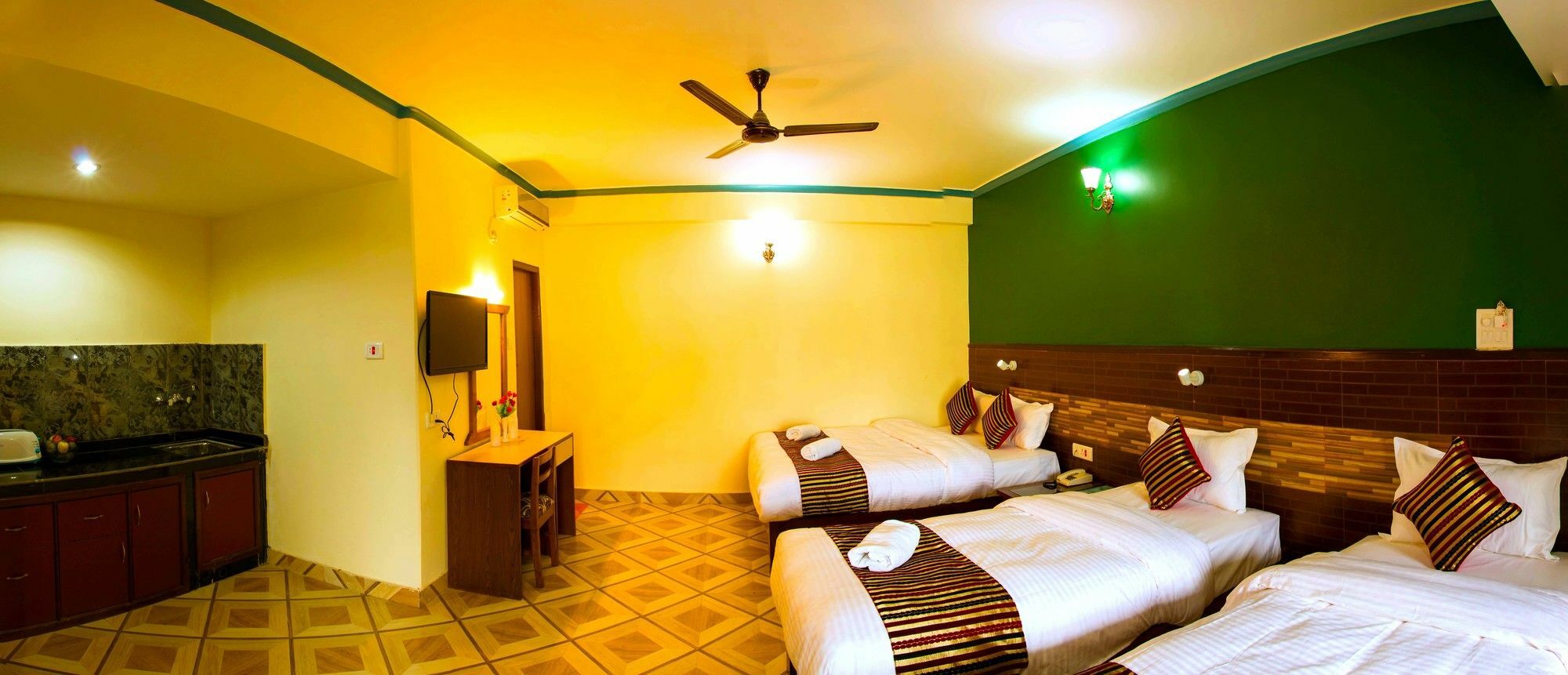 Hotel Adam Pokhara Kültér fotó